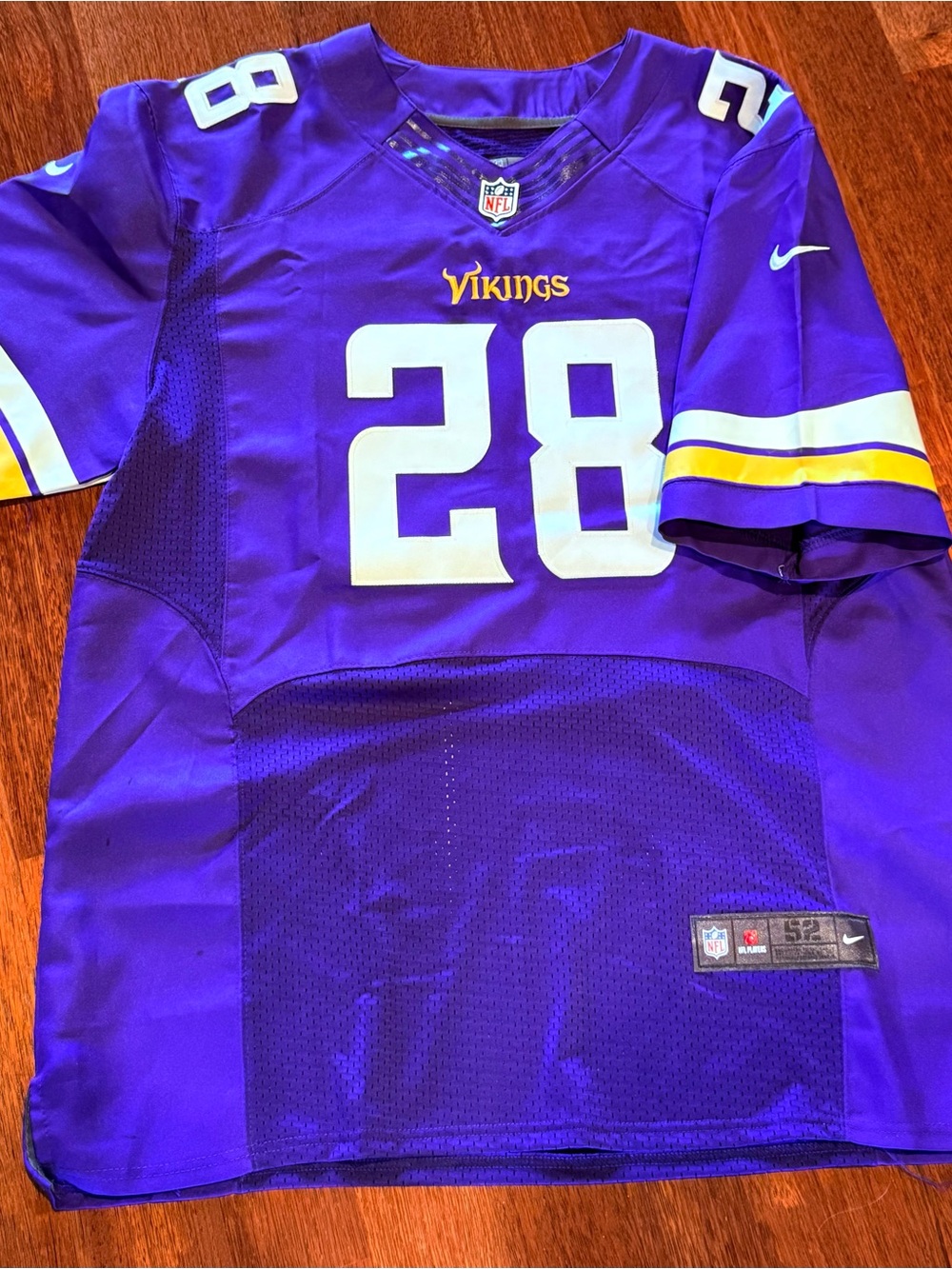 Vikings Pro Football Jersey Adrian Peterson 28 Sz XXL (52)
